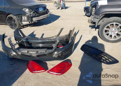 2014 Mercedes-Benz S 550 z USA, uszkodzony, nr VIN WDDUG8CB5EA058041